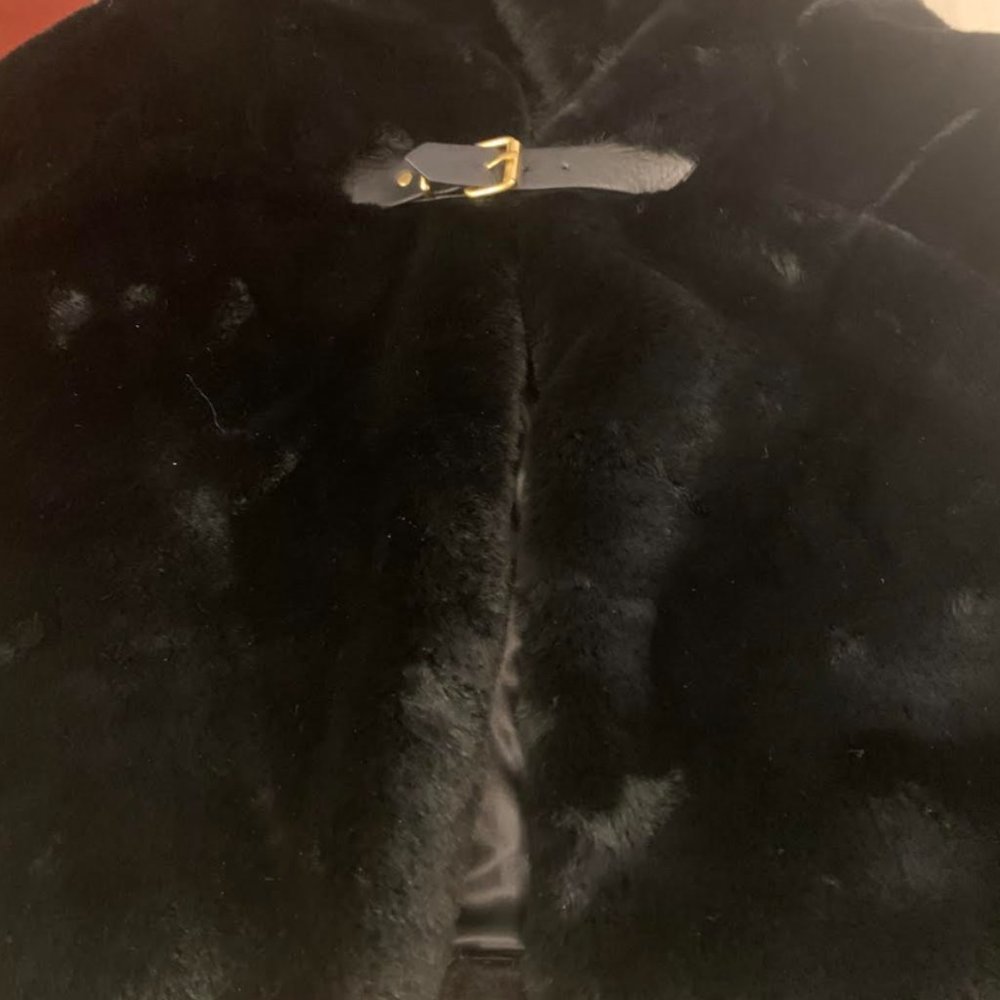 Faux Fur Capelet: Brand New!